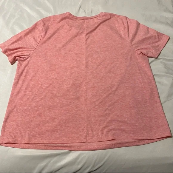 ☀️ “I love MILFs” Pink Graphic Slogan Shirt - Picture 3 of 5